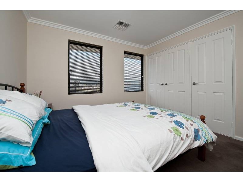 21 Januk Turn, South Guildford WA 6055