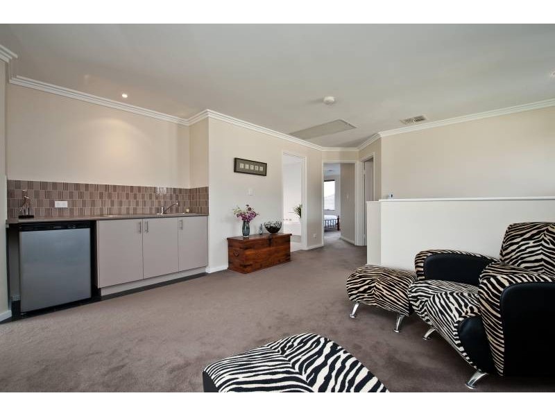 21 Januk Turn, South Guildford WA 6055