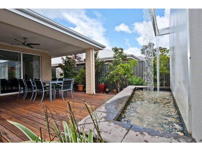 16 Safford Avenue, Aveley WA 6069