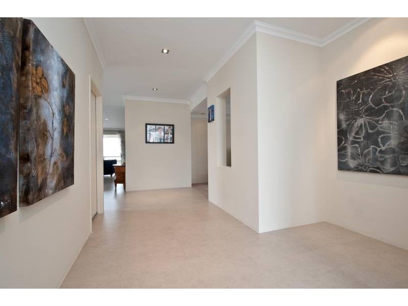 16 Safford Avenue, Aveley WA 6069