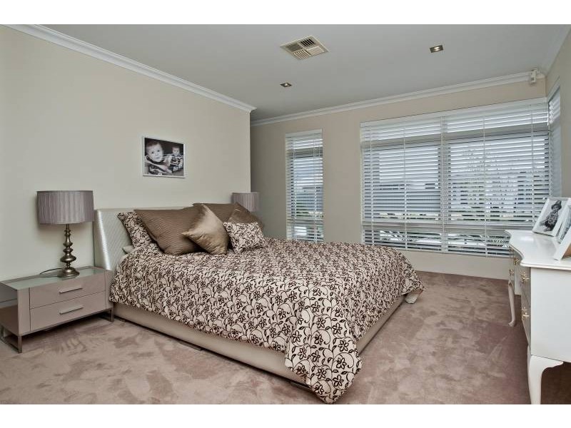 16 Safford Avenue, Aveley WA 6069