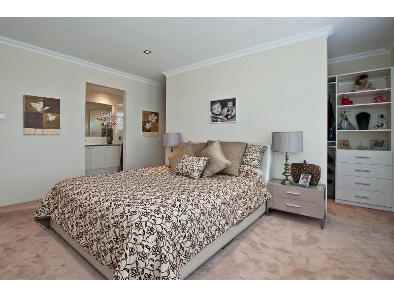 16 Safford Avenue, Aveley WA 6069