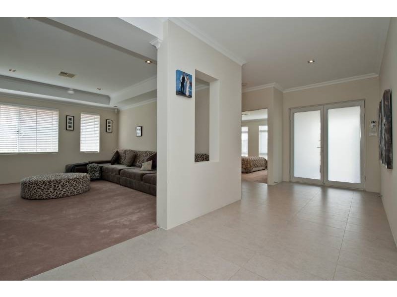 16 Safford Avenue, Aveley WA 6069