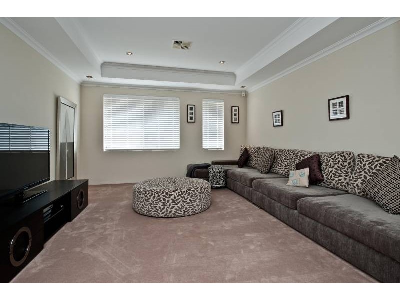 16 Safford Avenue, Aveley WA 6069