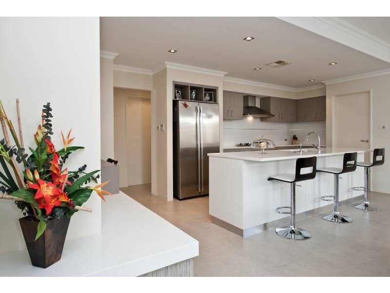 16 Safford Avenue, Aveley WA 6069