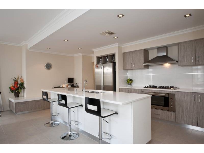 16 Safford Avenue, Aveley WA 6069