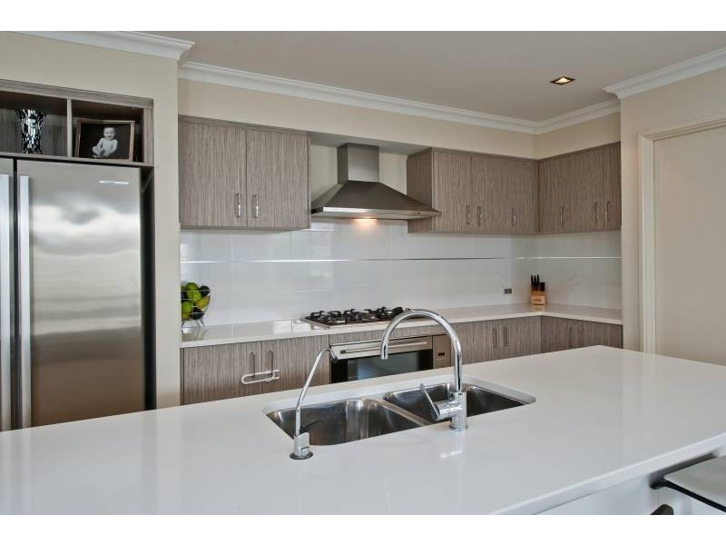 16 Safford Avenue, Aveley WA 6069