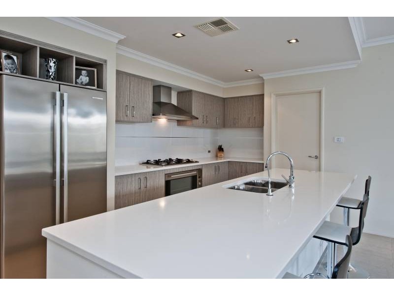 16 Safford Avenue, Aveley WA 6069