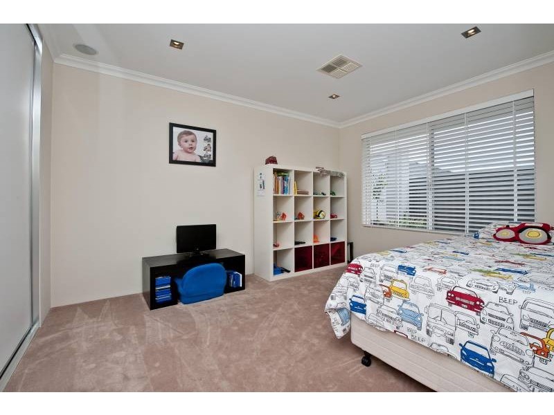 16 Safford Avenue, Aveley WA 6069