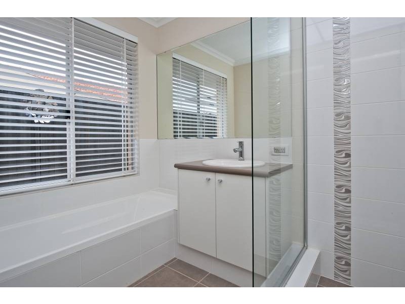 16 Safford Avenue, Aveley WA 6069