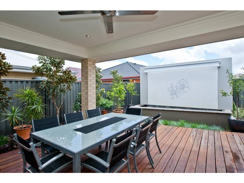 16 Safford Avenue, Aveley WA 6069