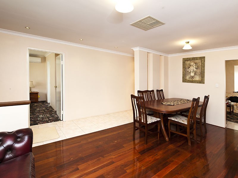 4 Kurrat Elbow, South Guildford WA 6055