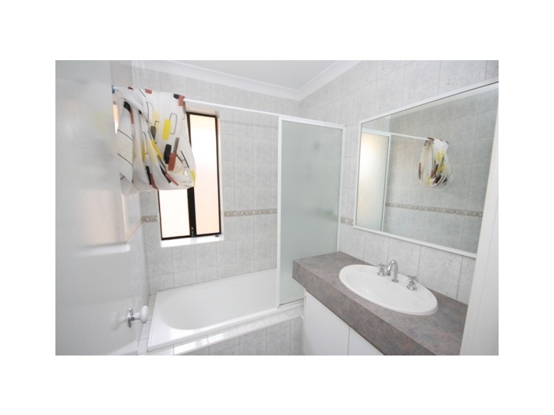 11 Nooyan Close, South Guildford WA 6055