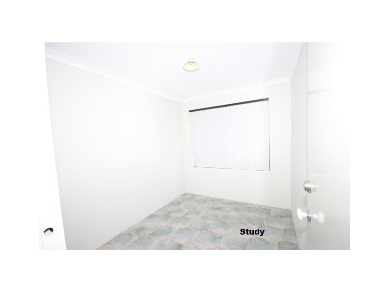 11 Nooyan Close, South Guildford WA 6055