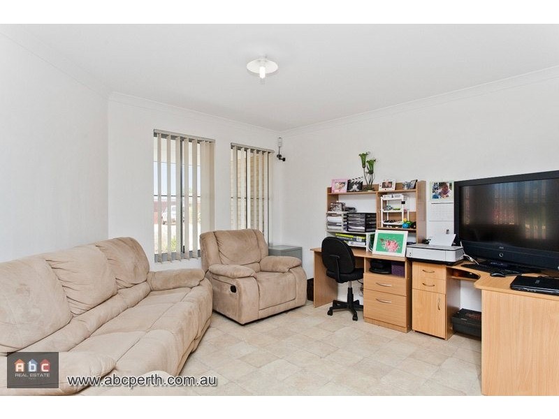 11 Yonga Way, South Guildford WA 6055