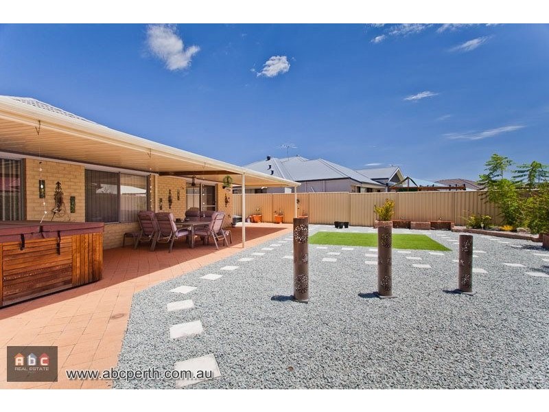 11 Yonga Way, South Guildford WA 6055