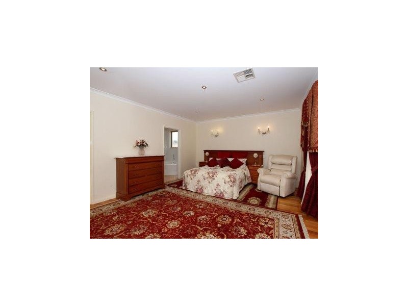 72 Silver Princess Way, Jane Brook WA 6056