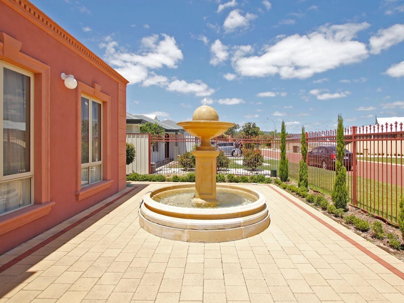 72 Silver Princess Way, Jane Brook WA 6056