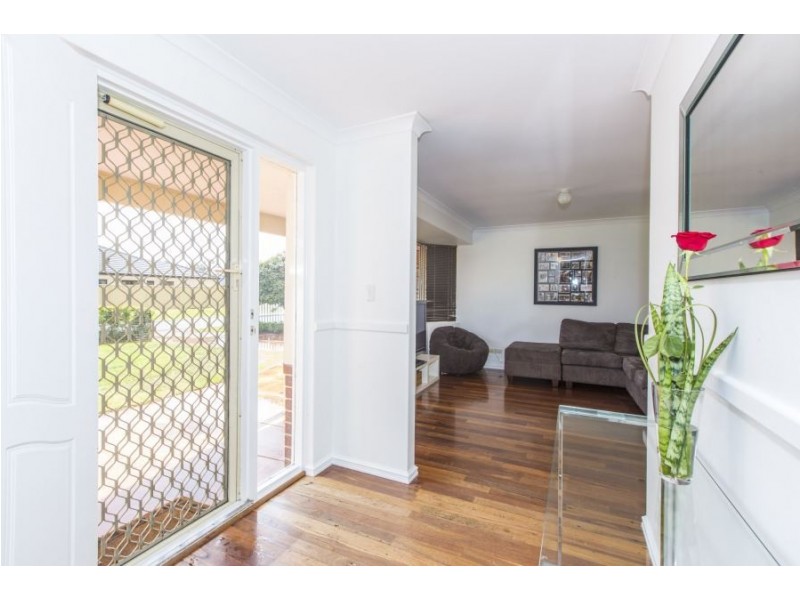 11 Nyinda Entrance, South Guildford WA 6055