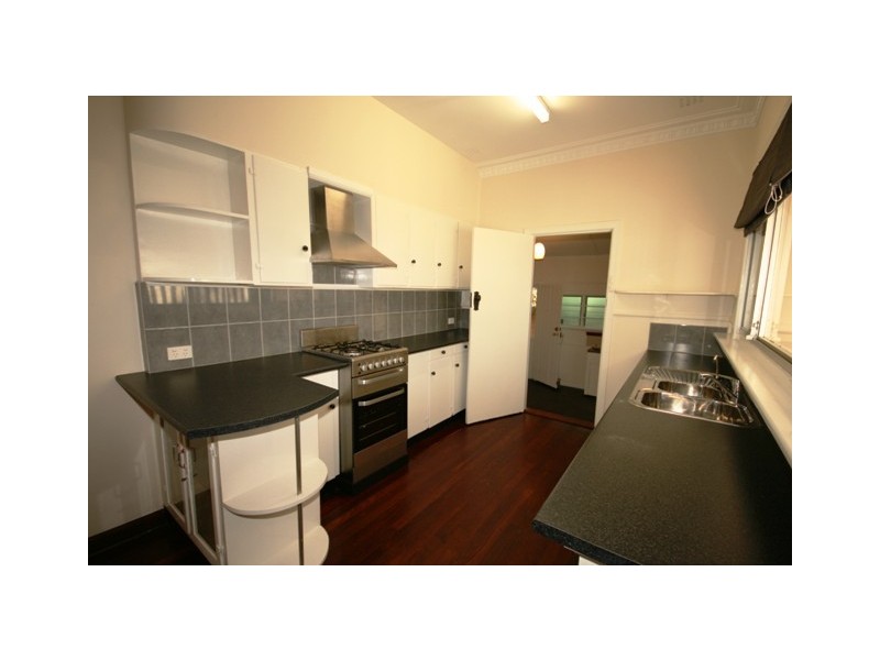 4 Victoria Street, Guildford WA 6055