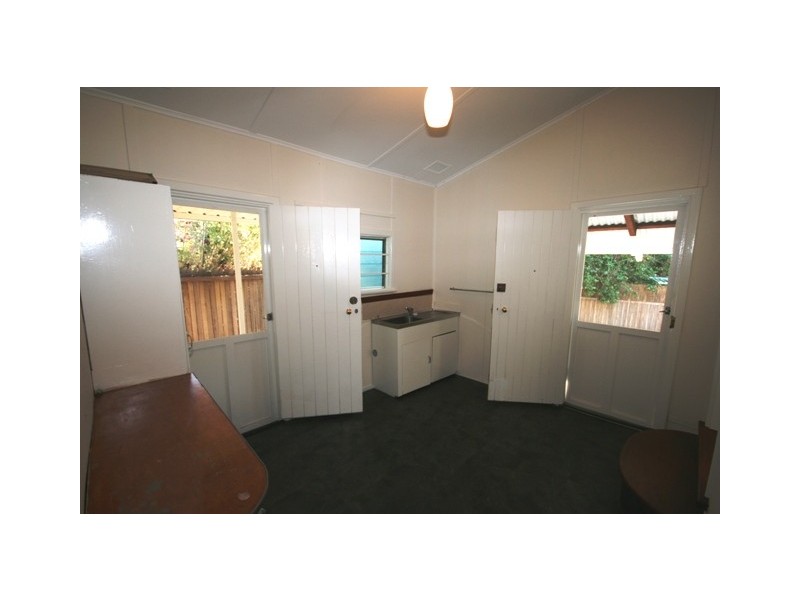 4 Victoria Street, Guildford WA 6055