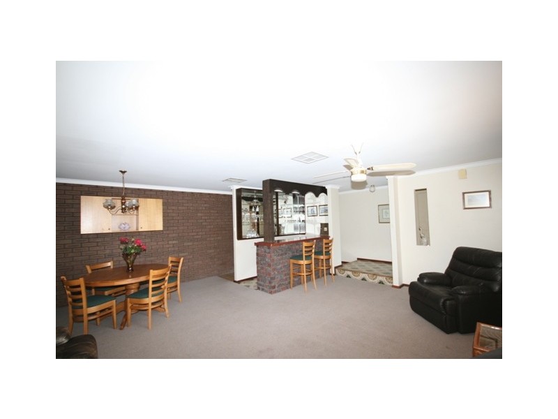52 Thorburn Avenue, Beechboro WA 6063
