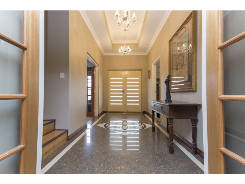 5 Januk Turn, South Guildford WA 6055