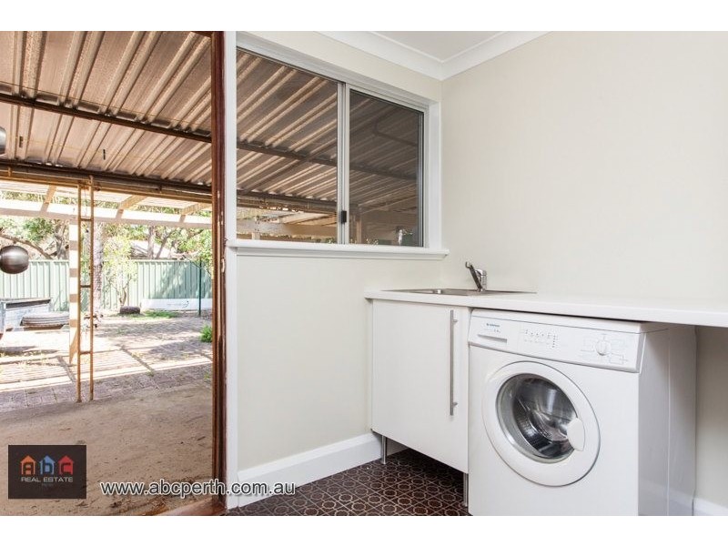 25 William Street, Midland WA 6056