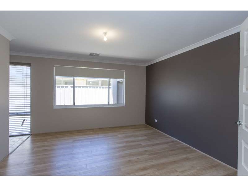 8 Cob Road, Henley Brook WA 6055