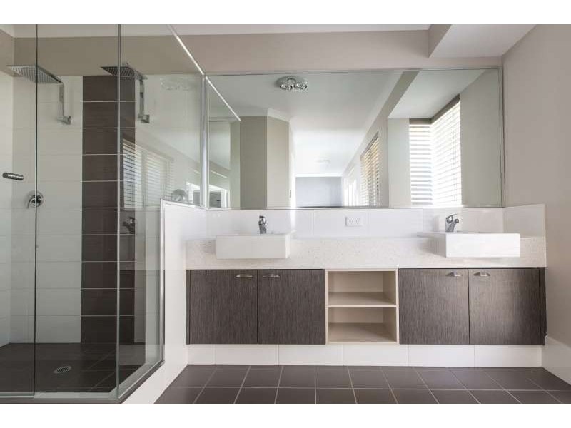 8 Cob Road, Henley Brook WA 6055