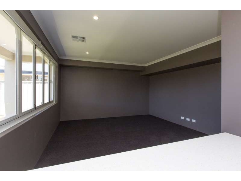 8 Cob Road, Henley Brook WA 6055