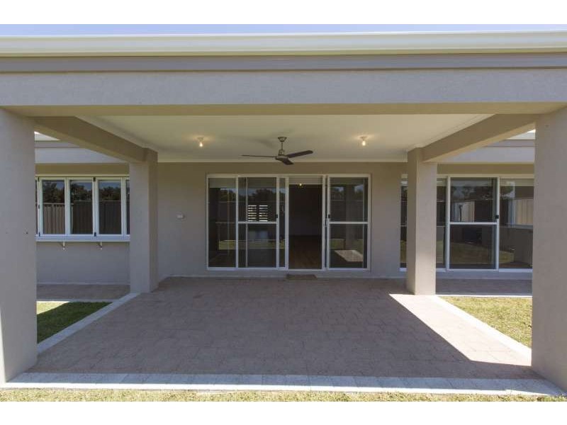 8 Cob Road, Henley Brook WA 6055