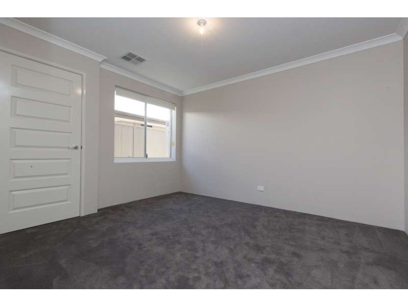 8 Cob Road, Henley Brook WA 6055