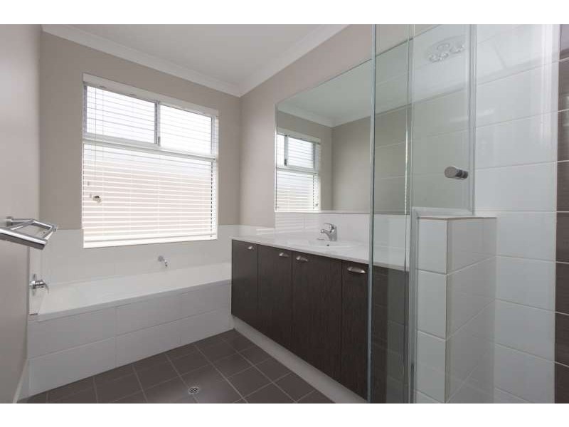 8 Cob Road, Henley Brook WA 6055