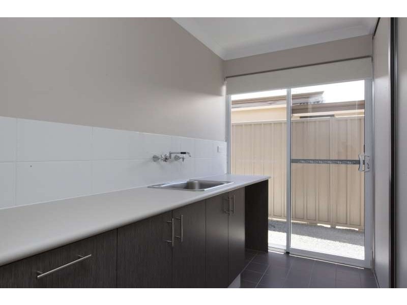 8 Cob Road, Henley Brook WA 6055