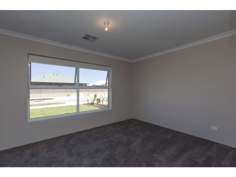 8 Cob Road, Henley Brook WA 6055