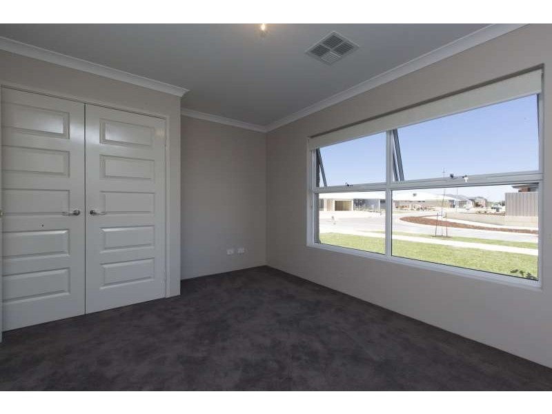 8 Cob Road, Henley Brook WA 6055