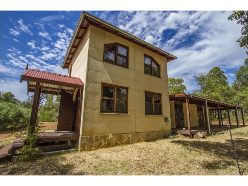 8 Ballymore Place, Gidgegannup WA 6083
