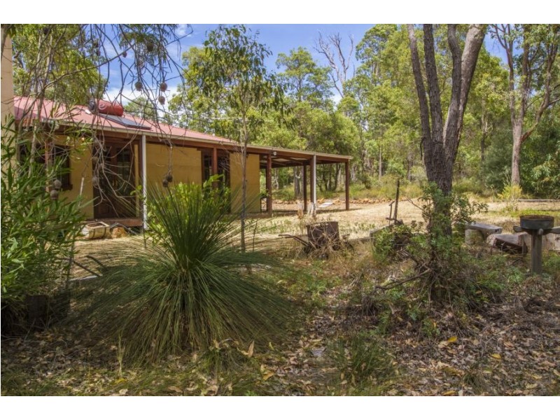 8 Ballymore Place, Gidgegannup WA 6083