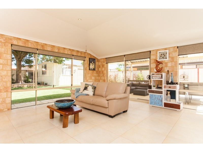 5 Warnt Court, South Guildford WA 6055