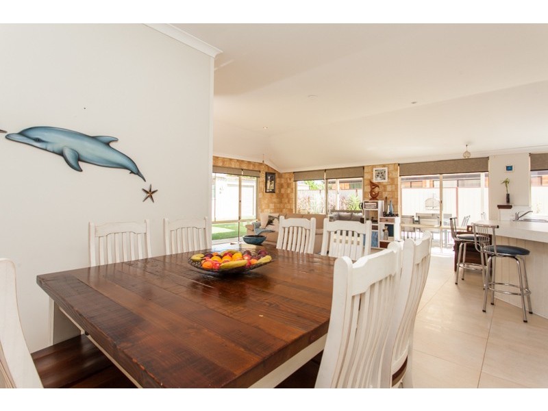 5 Warnt Court, South Guildford WA 6055