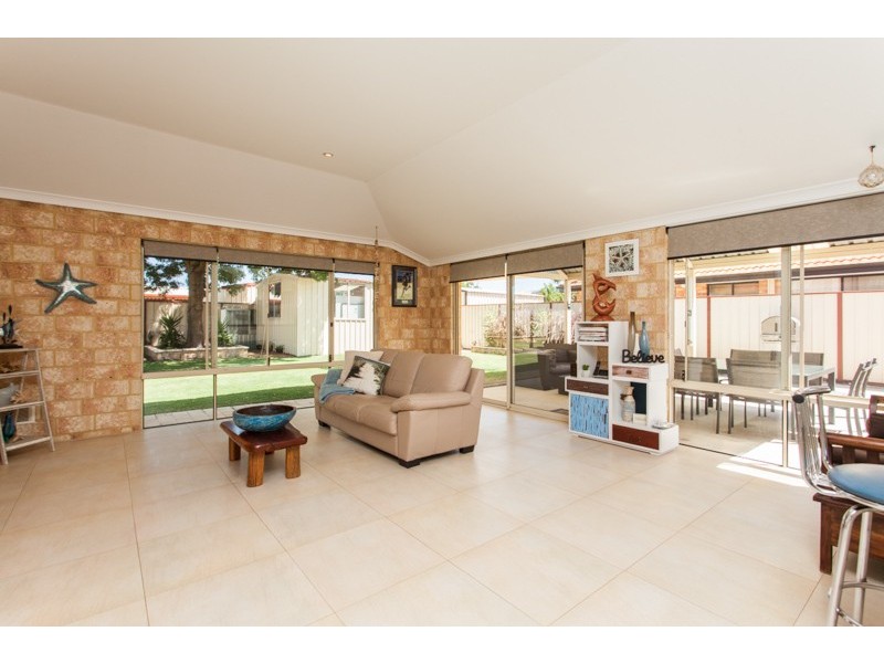 5 Warnt Court, South Guildford WA 6055