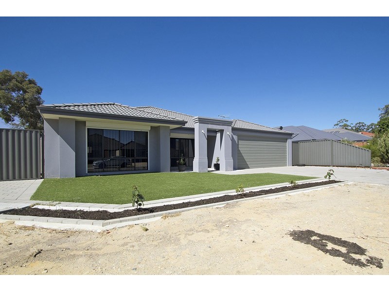 33 lovett drive, Forrestfield WA 6058