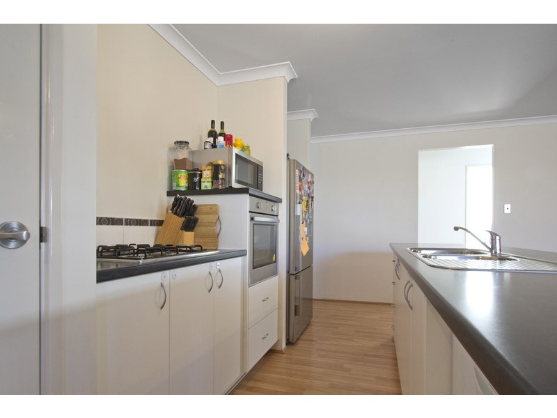 33 lovett drive, Forrestfield WA 6058