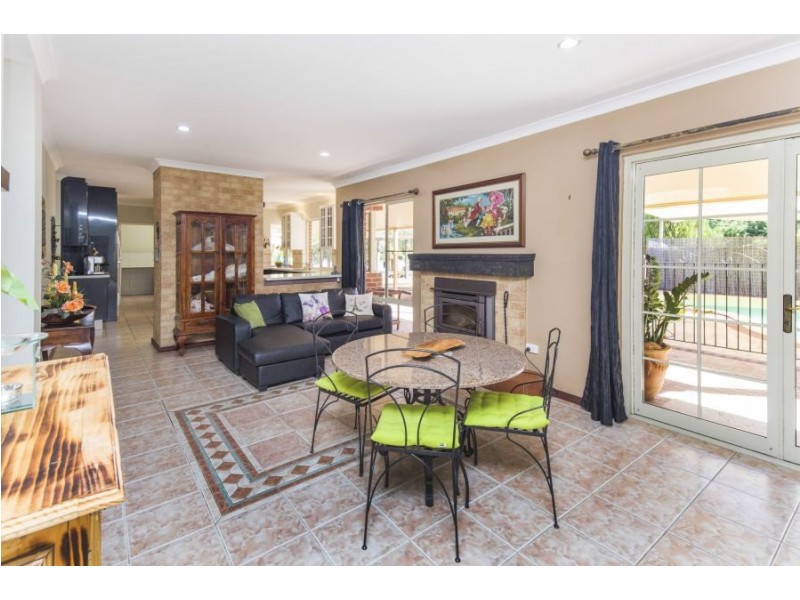 103 Ridgewood loop, Bullsbrook WA 6084