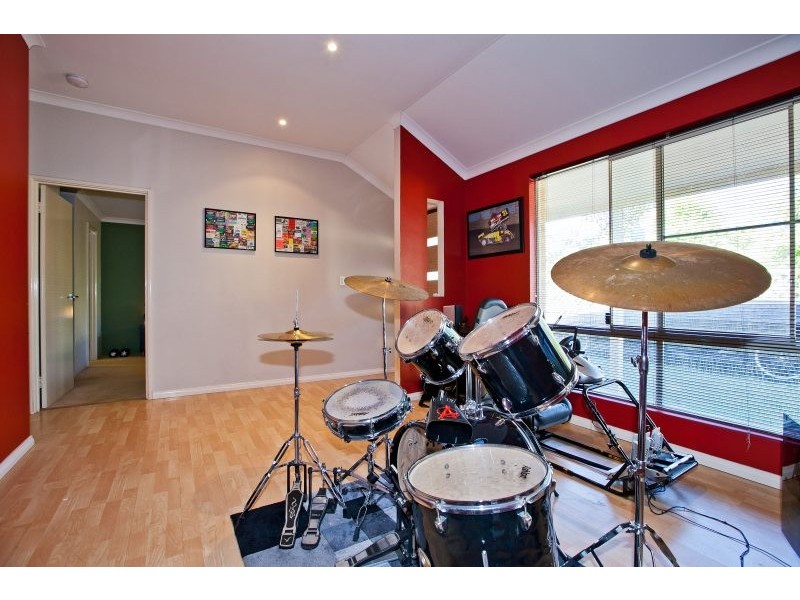 1 Kensington  Street, Bellevue WA 6056