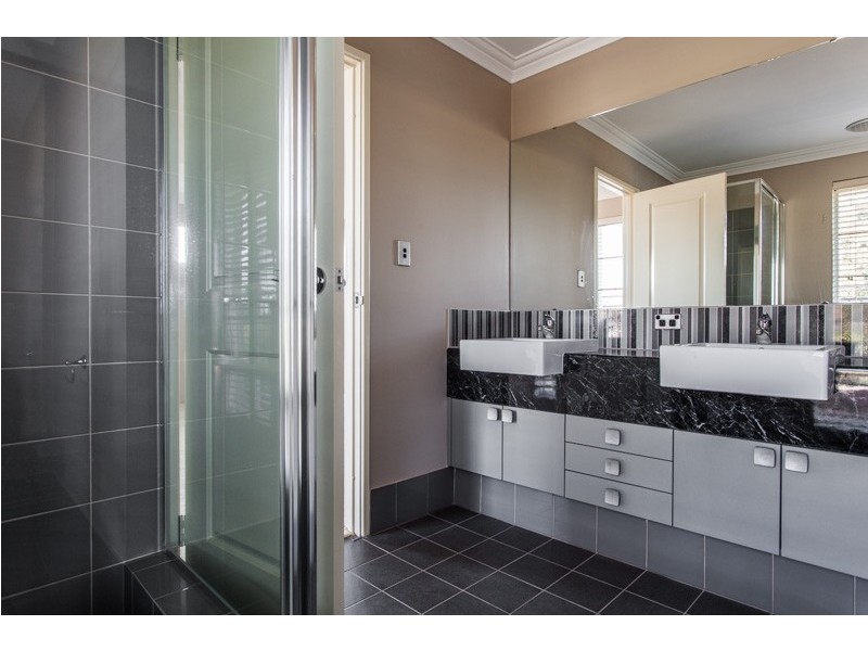 1 Barcoo Mews, South Guildford WA 6055