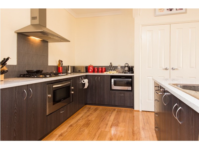 5 The Embankment, South Guildford WA 6055