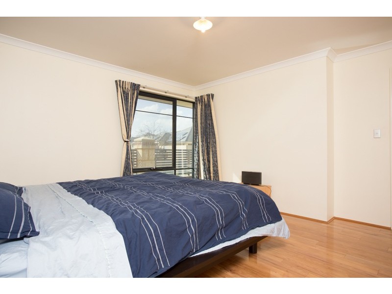 5 The Embankment, South Guildford WA 6055