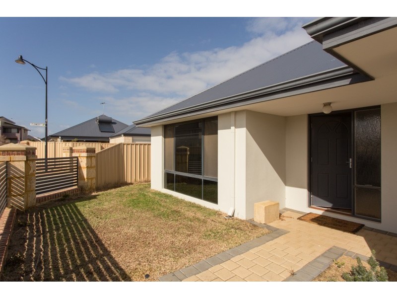5 The Embankment, South Guildford WA 6055